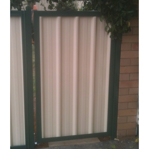 Tiger Colourbond Single Gate 1750mm H x 850mm W with Trimdek Sheets, Open In